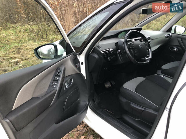 Белый Ситроен С4 Пикассо, объемом двигателя 1.6 л и пробегом 165 тыс. км за 9990 $, фото 46 на Automoto.ua