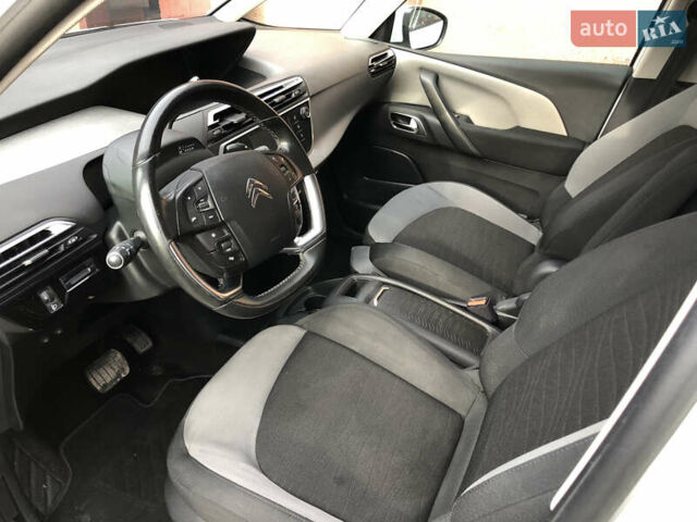 Белый Ситроен С4 Пикассо, объемом двигателя 1.6 л и пробегом 165 тыс. км за 9990 $, фото 52 на Automoto.ua