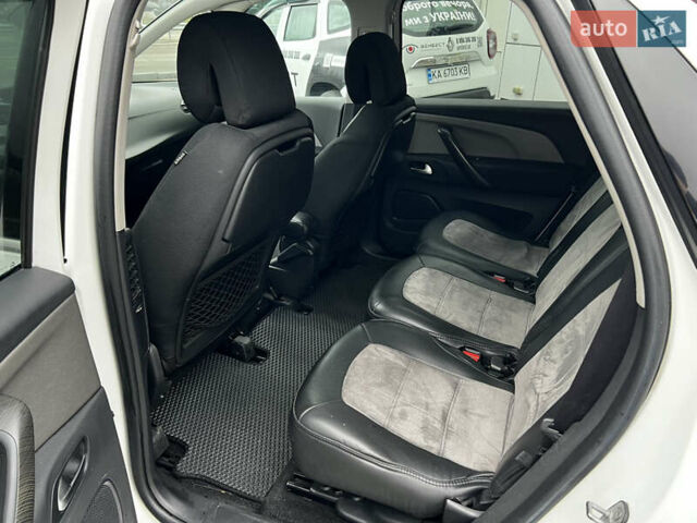 Белый Ситроен С4 Пикассо, объемом двигателя 1.56 л и пробегом 345 тыс. км за 9200 $, фото 6 на Automoto.ua