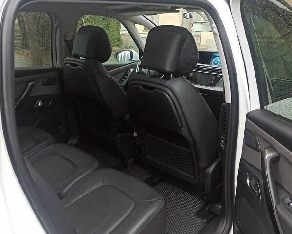 Белый Ситроен С4 Пикассо, объемом двигателя 1.56 л и пробегом 206 тыс. км за 14000 $, фото 7 на Automoto.ua