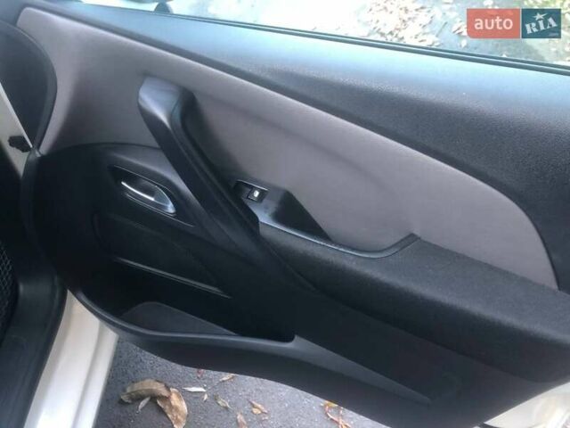 Сітроен С4 Пікассо 2016 у Хмельницькому на Automoto.ua Білий Сітроен С4 Пікассо, об'ємом двигуна 1.56 л та пробігом 154 тис. км за 10599 $, фото 23 на Automoto.ua