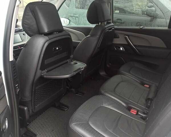 Белый Ситроен С4 Пикассо, объемом двигателя 1.56 л и пробегом 206 тыс. км за 14000 $, фото 9 на Automoto.ua