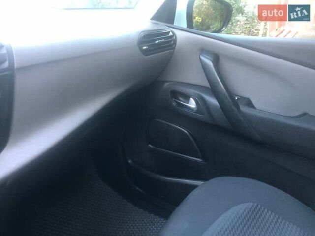 Сітроен С4 Пікассо 2016 у Хмельницькому на Automoto.ua Білий Сітроен С4 Пікассо, об'ємом двигуна 1.56 л та пробігом 154 тис. км за 10599 $, фото 10 на Automoto.ua