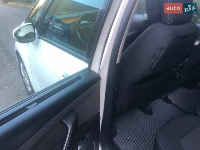 Сітроен С4 Пікассо 2016 у Хмельницькому на Automoto.ua Білий Сітроен С4 Пікассо, об'ємом двигуна 1.56 л та пробігом 154 тис. км за 10599 $, фото 16 на Automoto.ua