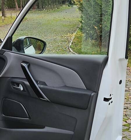 Белый Ситроен С4 Пикассо, объемом двигателя 1.6 л и пробегом 235 тыс. км за 13790 $, фото 39 на Automoto.ua