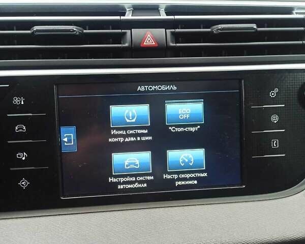 Белый Ситроен С4 Пикассо, объемом двигателя 1.56 л и пробегом 206 тыс. км за 14000 $, фото 18 на Automoto.ua