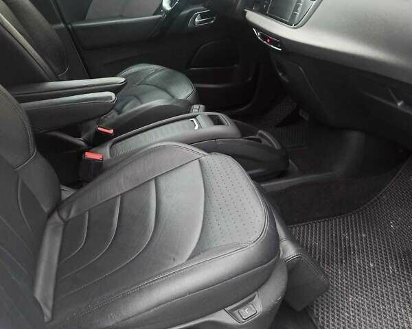 Белый Ситроен С4 Пикассо, объемом двигателя 1.56 л и пробегом 206 тыс. км за 14000 $, фото 8 на Automoto.ua