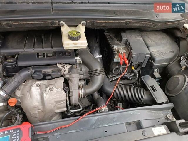 Білий Сітроен С4 Пікассо, об'ємом двигуна 1.56 л та пробігом 260 тис. км за 6200 $, фото 9 на Automoto.ua