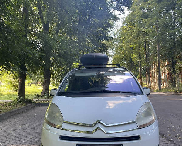 Белый Ситроен С4 Пикассо, объемом двигателя 2 л и пробегом 251 тыс. км за 5500 $, фото 1 на Automoto.ua