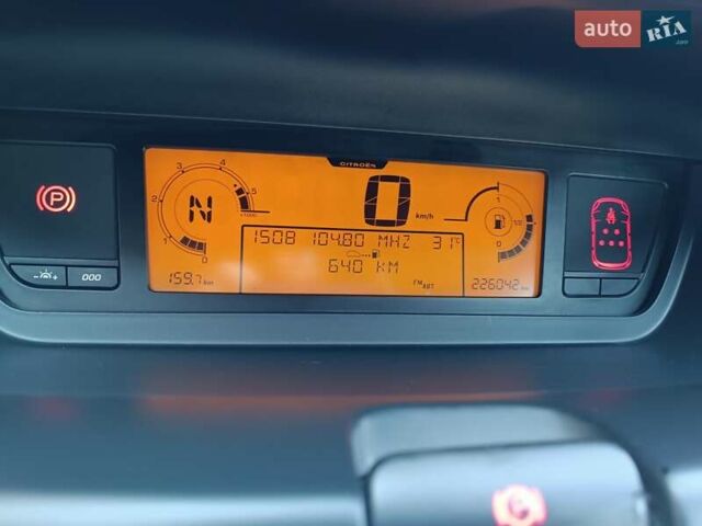 Білий Сітроен С4 Пікассо, об'ємом двигуна 1.56 л та пробігом 230 тис. км за 6000 $, фото 8 на Automoto.ua