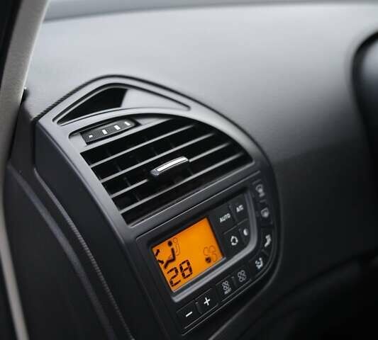 Білий Сітроен С4 Пікассо, об'ємом двигуна 1.56 л та пробігом 275 тис. км за 6900 $, фото 21 на Automoto.ua