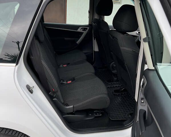 Белый Ситроен С4 Пикассо, объемом двигателя 1.6 л и пробегом 194 тыс. км за 7300 $, фото 30 на Automoto.ua