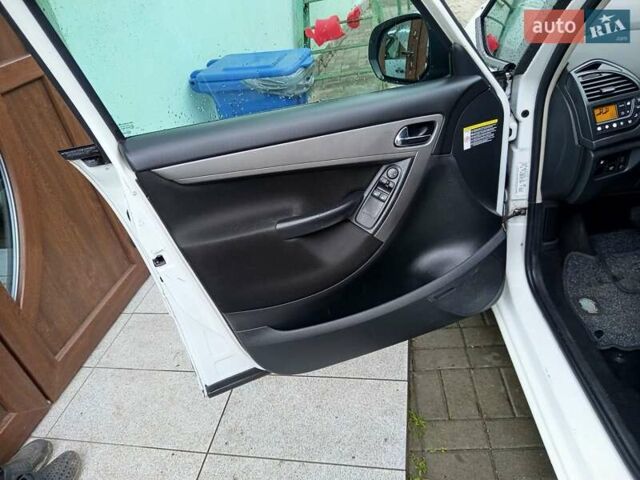 Белый Ситроен С4 Пикассо, объемом двигателя 1.56 л и пробегом 239 тыс. км за 6600 $, фото 22 на Automoto.ua