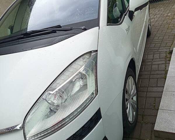 Белый Ситроен С4 Пикассо, объемом двигателя 1.56 л и пробегом 239 тыс. км за 6600 $, фото 1 на Automoto.ua