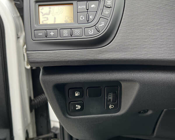 Белый Ситроен С4 Пикассо, объемом двигателя 1.6 л и пробегом 194 тыс. км за 7300 $, фото 18 на Automoto.ua