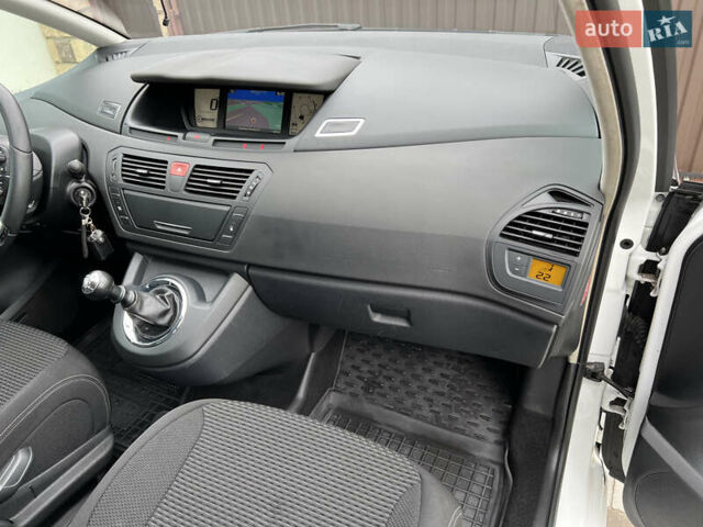 Белый Ситроен С4 Пикассо, объемом двигателя 1.6 л и пробегом 194 тыс. км за 7300 $, фото 23 на Automoto.ua