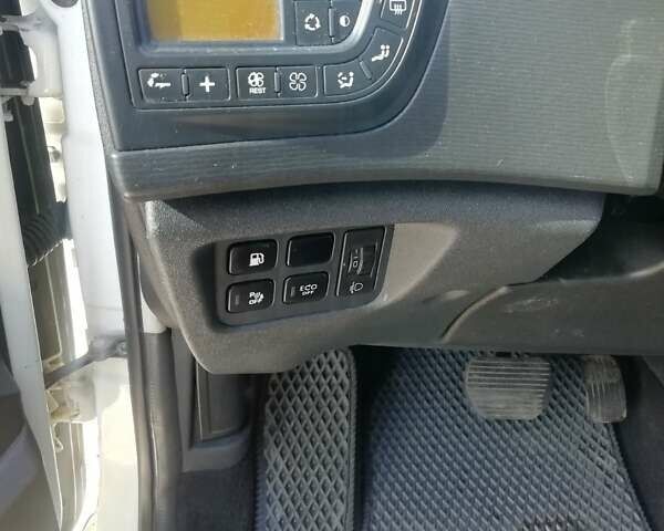 Белый Ситроен С4 Пикассо, объемом двигателя 1.6 л и пробегом 255 тыс. км за 7200 $, фото 8 на Automoto.ua