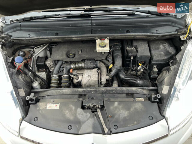 Белый Ситроен С4 Пикассо, объемом двигателя 1.6 л и пробегом 194 тыс. км за 7300 $, фото 46 на Automoto.ua