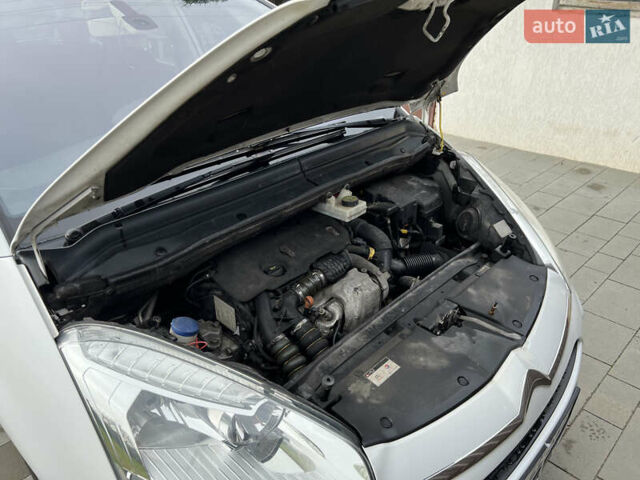 Белый Ситроен С4 Пикассо, объемом двигателя 1.6 л и пробегом 194 тыс. км за 7300 $, фото 45 на Automoto.ua