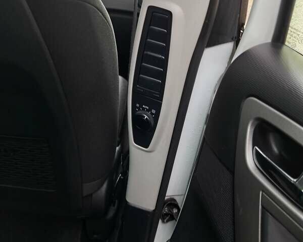 Белый Ситроен С4 Пикассо, объемом двигателя 1.56 л и пробегом 239 тыс. км за 6600 $, фото 4 на Automoto.ua