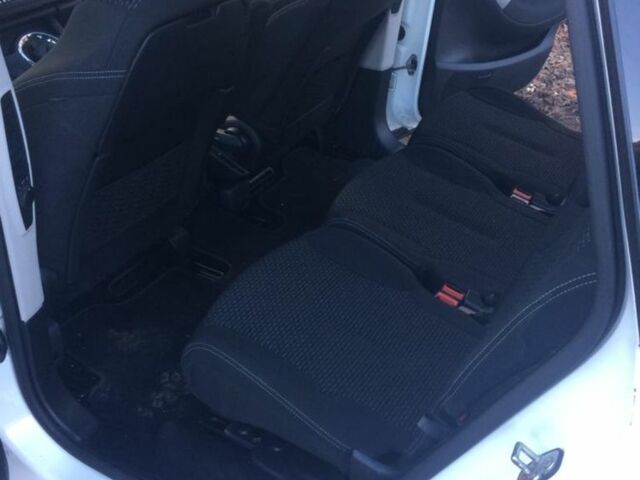 Білий Сітроен С4 Пікассо, об'ємом двигуна 1.6 л та пробігом 220 тис. км за 6900 $, фото 6 на Automoto.ua