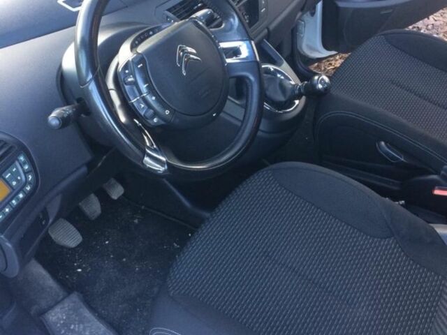 Білий Сітроен С4 Пікассо, об'ємом двигуна 1.6 л та пробігом 220 тис. км за 6900 $, фото 5 на Automoto.ua