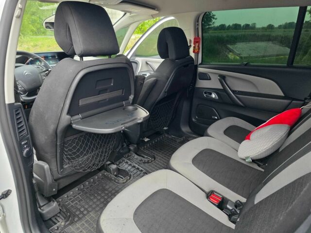 Белый Ситроен С4 Пикассо, объемом двигателя 1.6 л и пробегом 279 тыс. км за 11000 $, фото 7 на Automoto.ua