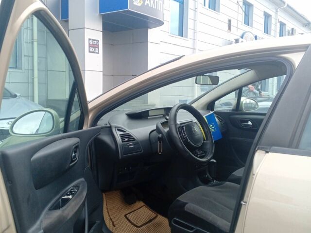 Бежевый Ситроен С4 Пикассо, объемом двигателя 1.6 л и пробегом 250 тыс. км за 3800 $, фото 4 на Automoto.ua