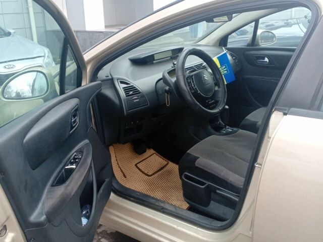 Бежевый Ситроен С4 Пикассо, объемом двигателя 1.6 л и пробегом 250 тыс. км за 3800 $, фото 5 на Automoto.ua