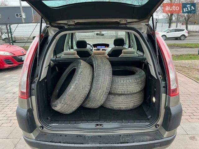 Бежевый Ситроен С4 Пикассо, объемом двигателя 1.6 л и пробегом 230 тыс. км за 5000 $, фото 14 на Automoto.ua