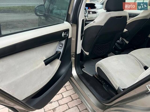 Бежевый Ситроен С4 Пикассо, объемом двигателя 1.6 л и пробегом 230 тыс. км за 5000 $, фото 9 на Automoto.ua