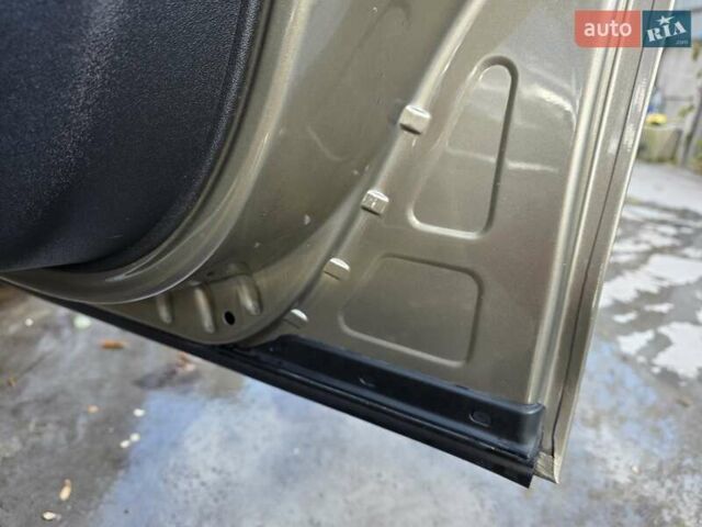 Ситроен С4 Пикассо 2009 в Бердичеве на Automoto.ua Бежевый Ситроен С4 Пикассо, объемом двигателя 1.6 л и пробегом 240 тыс. км за 3999 $, фото 43 на Automoto.ua