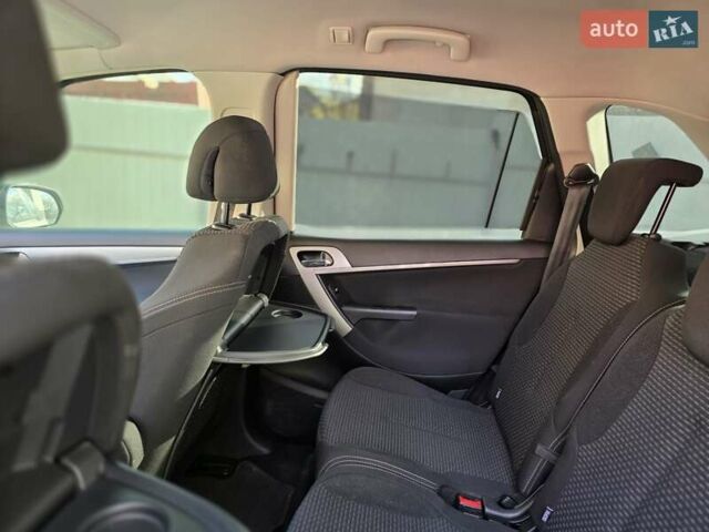 Ситроен С4 Пикассо 2009 в Бердичеве на Automoto.ua Бежевый Ситроен С4 Пикассо, объемом двигателя 1.6 л и пробегом 240 тыс. км за 3999 $, фото 48 на Automoto.ua