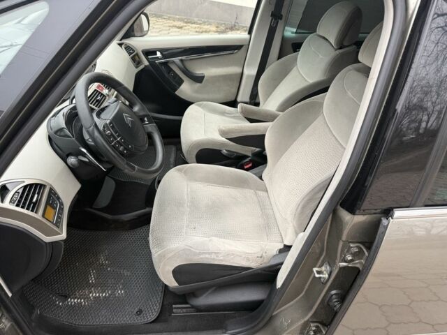 Бежевий Сітроен С4 Пікассо, об'ємом двигуна 1.6 л та пробігом 260 тис. км за 5000 $, фото 10 на Automoto.ua