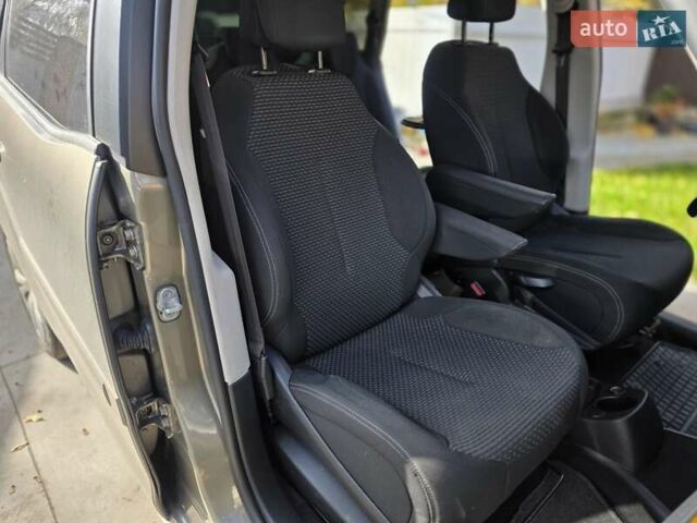 Ситроен С4 Пикассо 2009 в Бердичеве на Automoto.ua Бежевый Ситроен С4 Пикассо, объемом двигателя 1.6 л и пробегом 240 тыс. км за 3999 $, фото 51 на Automoto.ua