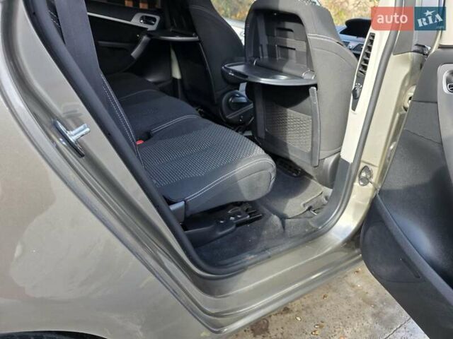 Ситроен С4 Пикассо 2009 в Бердичеве на Automoto.ua Бежевый Ситроен С4 Пикассо, объемом двигателя 1.6 л и пробегом 240 тыс. км за 3999 $, фото 41 на Automoto.ua