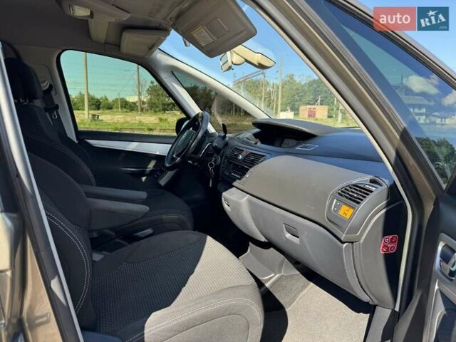 Бежевый Ситроен С4 Пикассо, объемом двигателя 1.6 л и пробегом 240 тыс. км за 4500 $, фото 6 на Automoto.ua