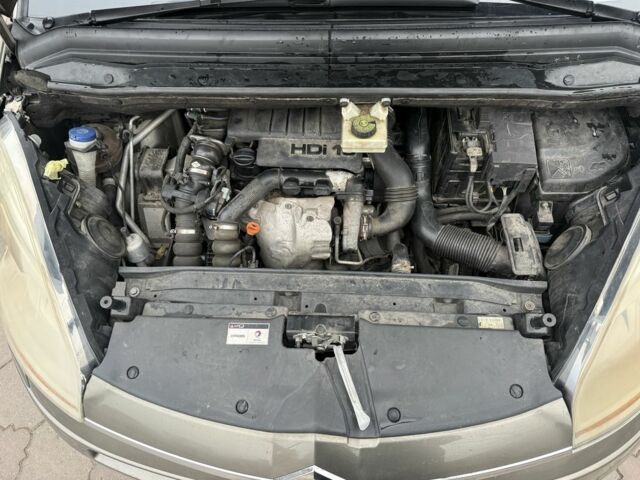 Бежевий Сітроен С4 Пікассо, об'ємом двигуна 1.6 л та пробігом 260 тис. км за 5000 $, фото 8 на Automoto.ua