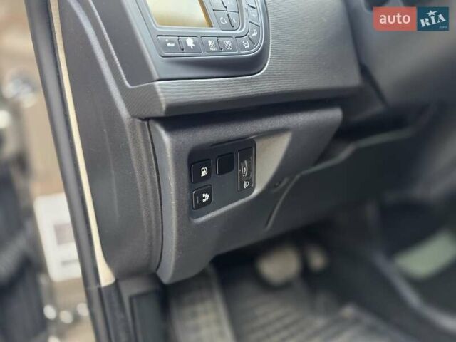 Бежевий Сітроен С4 Пікассо, об'ємом двигуна 1.6 л та пробігом 240 тис. км за 4500 $, фото 47 на Automoto.ua