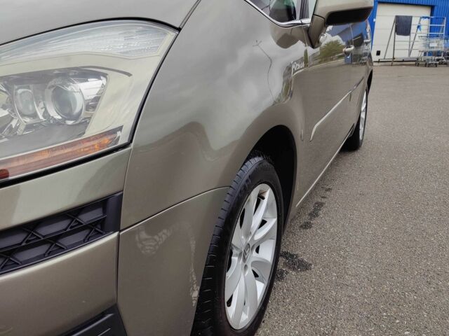 Бежевый Ситроен С4 Пикассо, объемом двигателя 1.6 л и пробегом 208 тыс. км за 5525 $, фото 8 на Automoto.ua