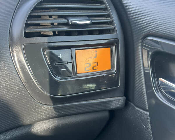 Черный Ситроен С4 Пикассо, объемом двигателя 1.6 л и пробегом 260 тыс. км за 4000 $, фото 33 на Automoto.ua