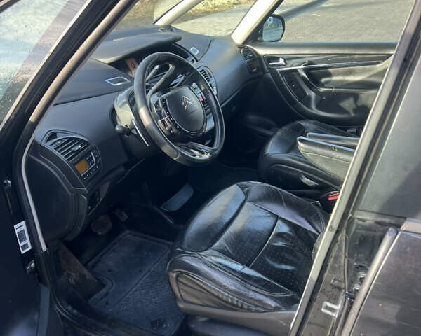 Черный Ситроен С4 Пикассо, объемом двигателя 1.6 л и пробегом 260 тыс. км за 4000 $, фото 16 на Automoto.ua