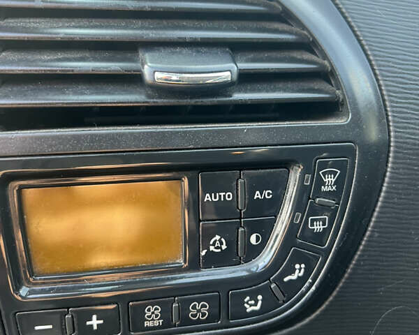 Черный Ситроен С4 Пикассо, объемом двигателя 1.6 л и пробегом 260 тыс. км за 4000 $, фото 10 на Automoto.ua