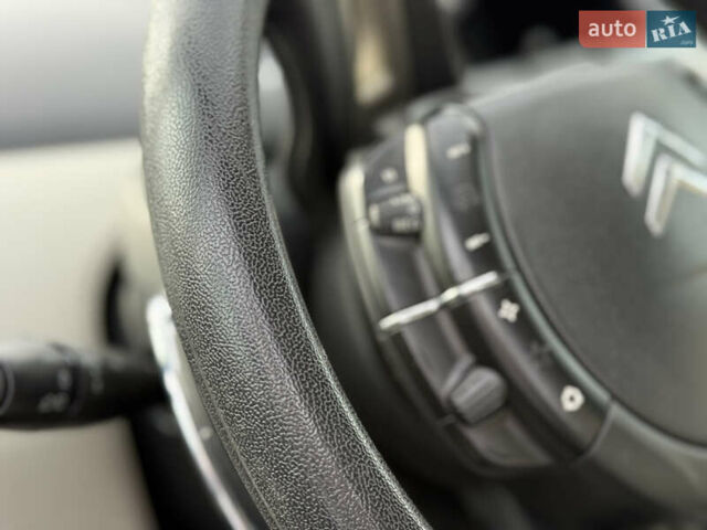 Черный Ситроен С4 Пикассо, объемом двигателя 1.56 л и пробегом 255 тыс. км за 5600 $, фото 10 на Automoto.ua