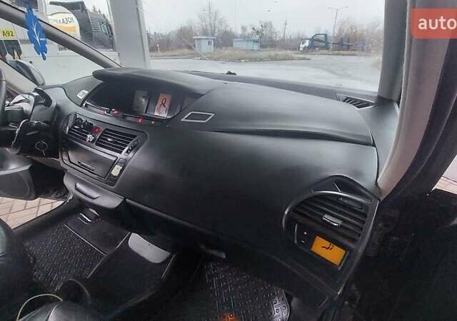 Черный Ситроен С4 Пикассо, объемом двигателя 1.56 л и пробегом 260 тыс. км за 3999 $, фото 45 на Automoto.ua