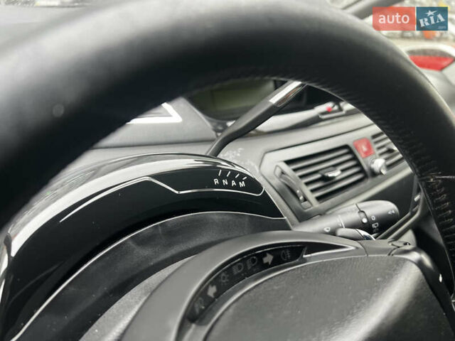 Черный Ситроен С4 Пикассо, объемом двигателя 2 л и пробегом 280 тыс. км за 6500 $, фото 9 на Automoto.ua