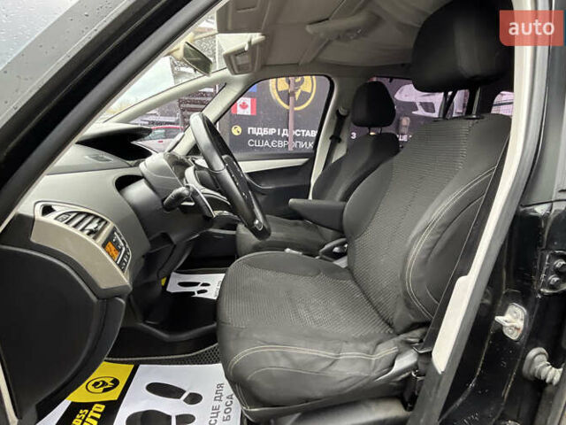 Ситроен С4 Пикассо 2010 в Стрые на Automoto.ua Черный Ситроен С4 Пикассо, объемом двигателя 1.56 л и пробегом 262 тыс. км за 6600 $, фото 20 на Automoto.ua