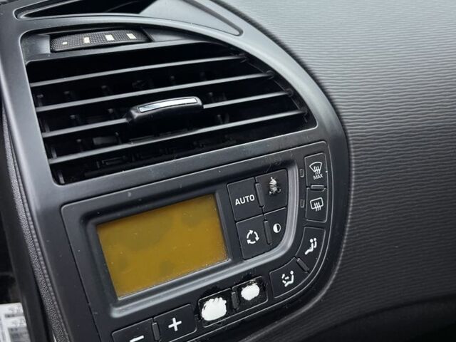 Чорний Сітроен С4 Пікассо, об'ємом двигуна 1.6 л та пробігом 312 тис. км за 5600 $, фото 8 на Automoto.ua