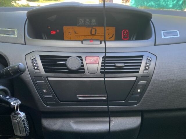 Черный Ситроен С4 Пикассо, объемом двигателя 1.6 л и пробегом 270 тыс. км за 4700 $, фото 7 на Automoto.ua