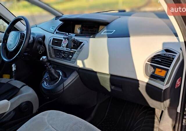 Чорний Сітроен С4 Пікассо, об'ємом двигуна 2 л та пробігом 215 тис. км за 6850 $, фото 31 на Automoto.ua